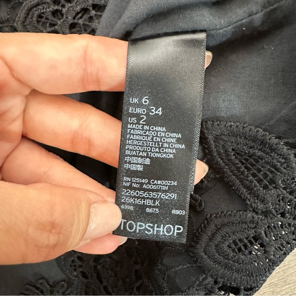 Topshop Petite Black Floral Crochet Lace Mini Skirt - Picture 4 of 7